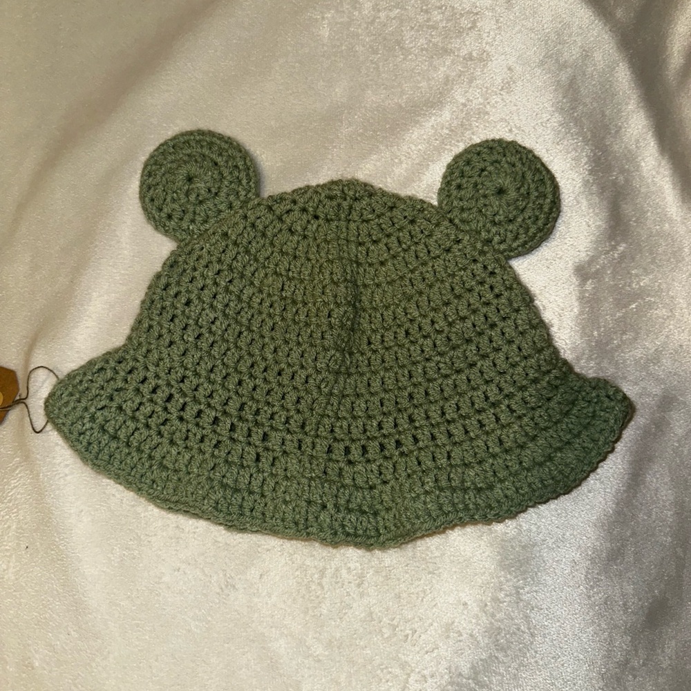 Handmade crochet frog bucket hat - Picture 2 of 3